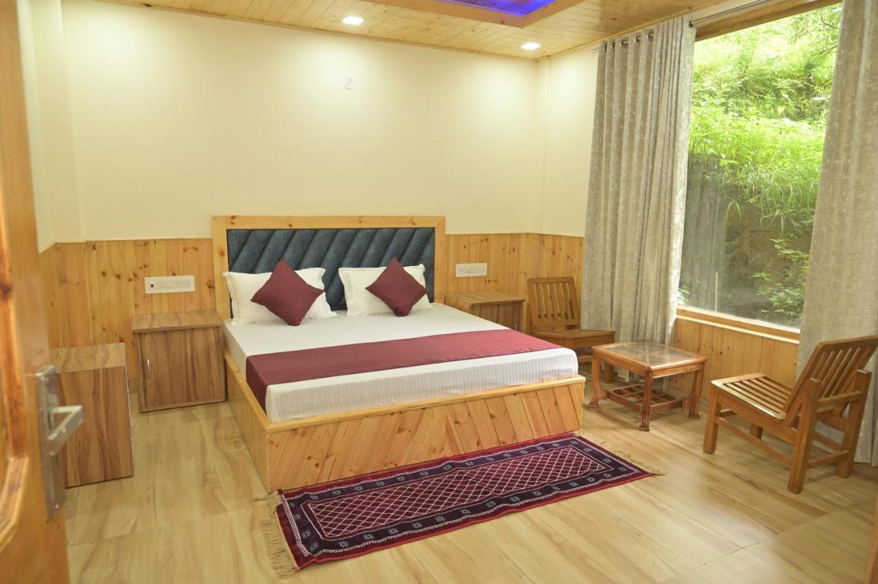 Hotel Royal Galaxy Tirthan Banjār Exterior foto
